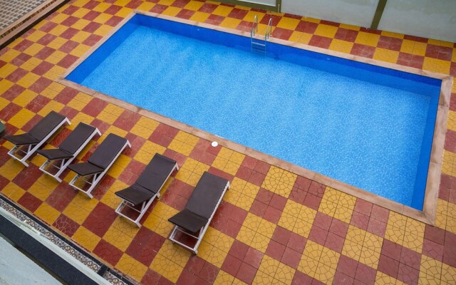 Fabhotel Shalom Indus Residency