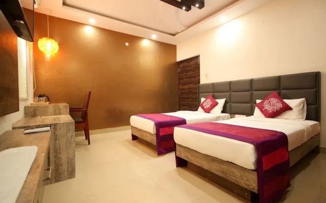 OYO 7529 Mayuri Residency