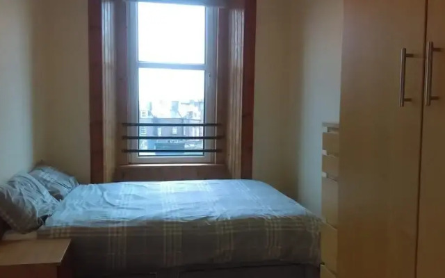 Central 3 double bed apartment