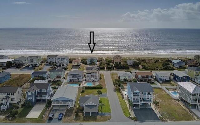 Close Enough 4 Bedroom Home by RedAwning