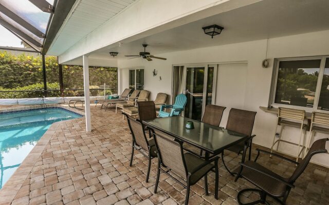 250 Albatross St. - M