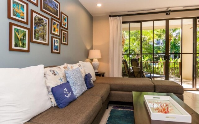 Stylish 1-bedroom That Opens on Pool -pacifico L303