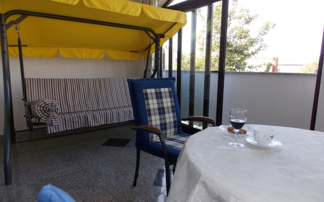 Apartment Ivo - with parking : A1 Malinska, Island Krk