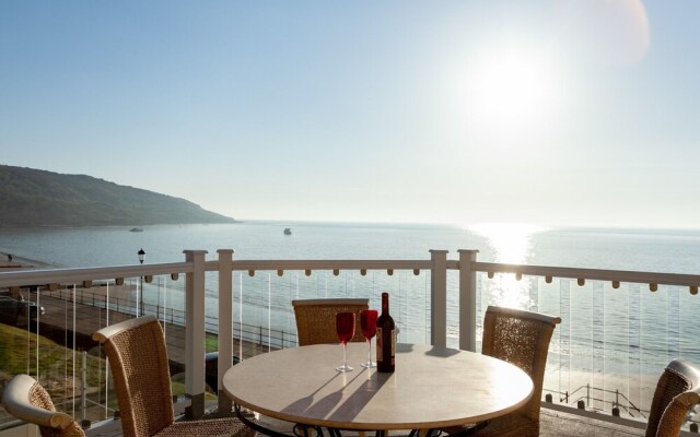 Observation Apartment On The Beach