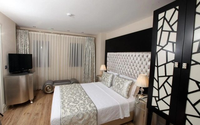 Desert Rose Resort