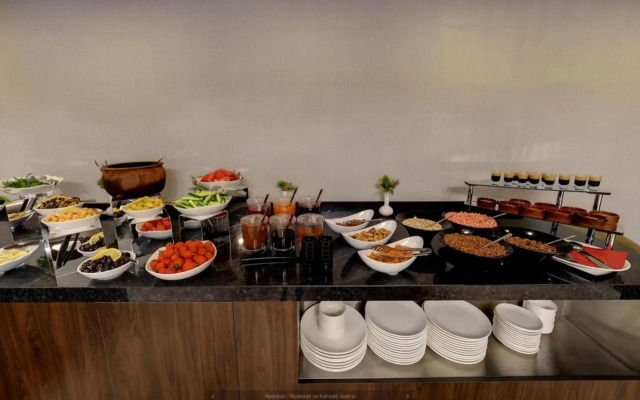 Leo suites Hotel