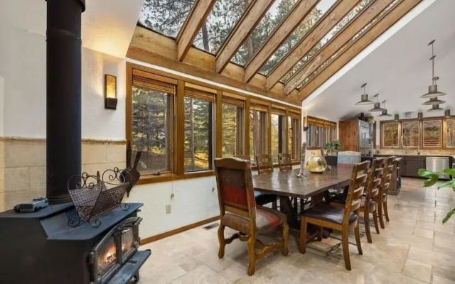 82 Lenawee Lane 5 Bedroom Home