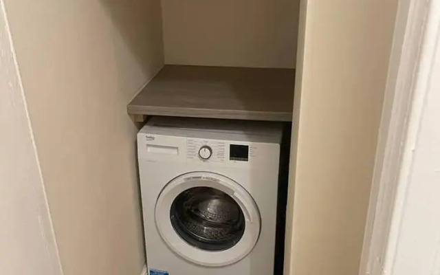 Stunning Newly Furnished Ground Floor Apartment