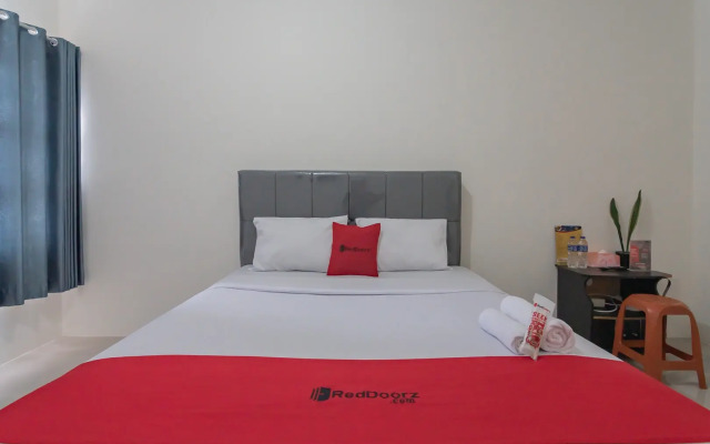 RedDoorz near Happy Farm Ciwidey