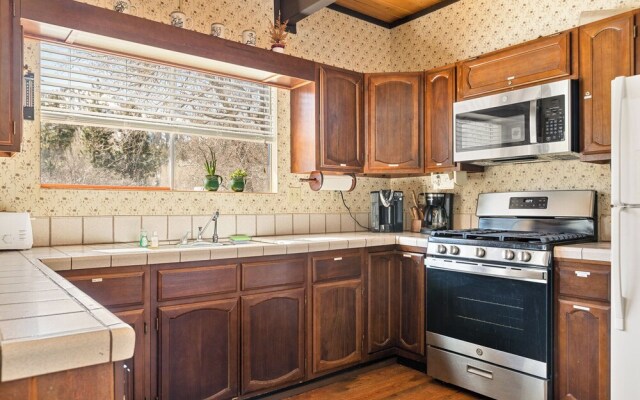 Blue Jay Chalet Unit#5