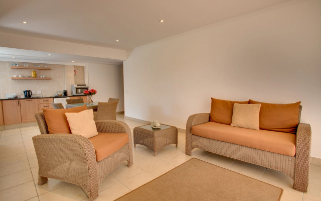 Limoni Luxury Suites