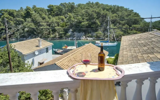 Captain's Apartment