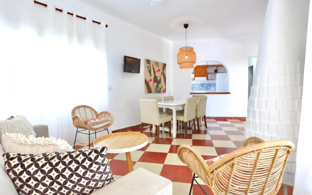 Urbanización El Oasis, 20 Villas en 1ª Línea Playa