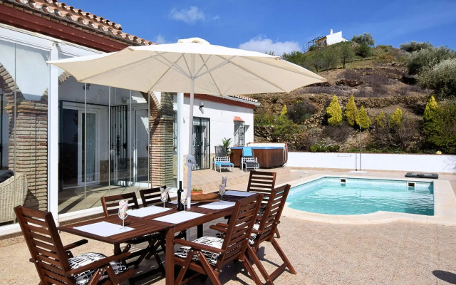Spacious Villa with Hot Tub in Arenas