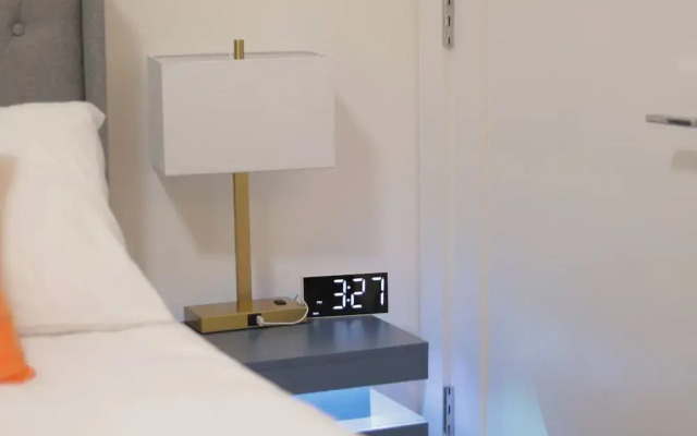 Unit 1 Stylish Studio