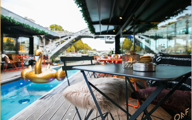 Off Paris Seine