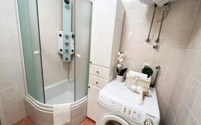 MIRROR apartment