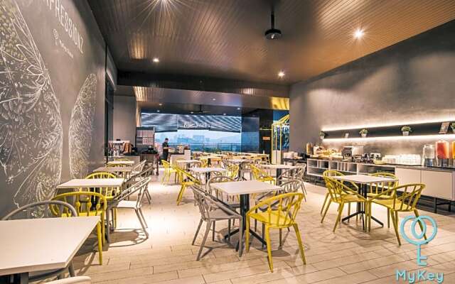 Expressionz Professional Suites by MyKey