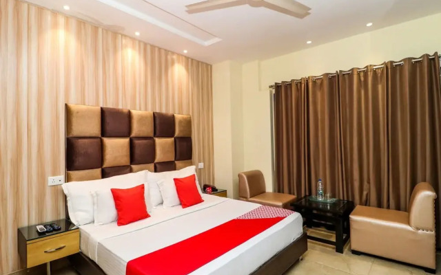 OYO 18377 Hotel New City Top