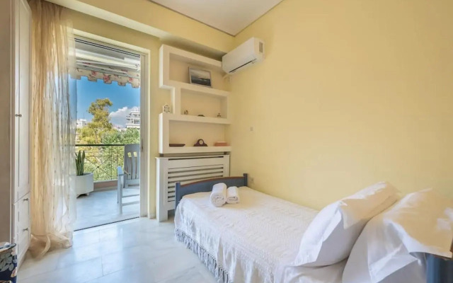Central 3BR Apartment Next to Panormou Metro!
