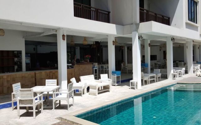 2 Bedroom Beach Front Apartment A2 Lamai