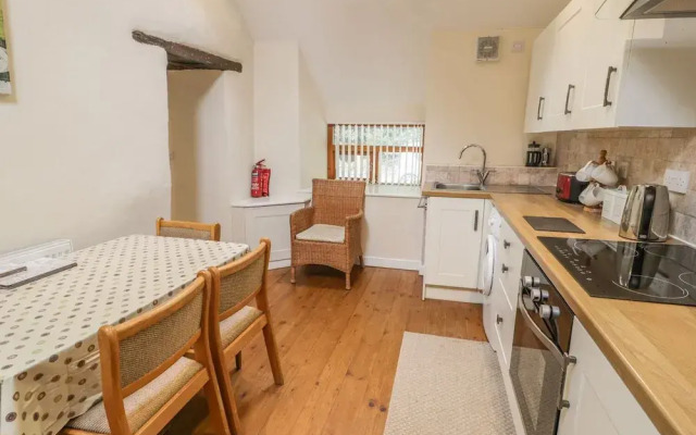 Hendoll Cottage 1