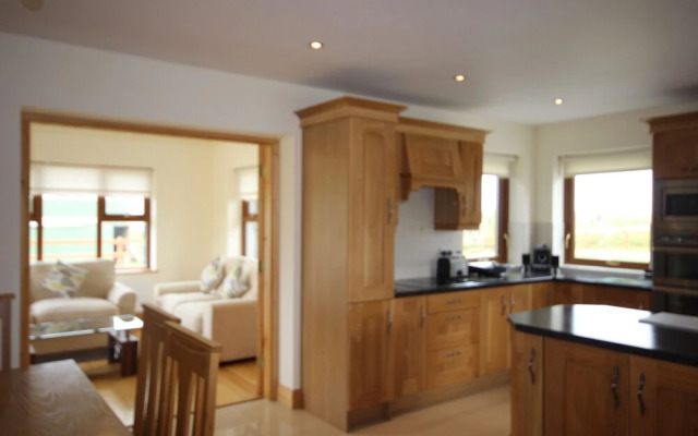 King's House, Cleggan