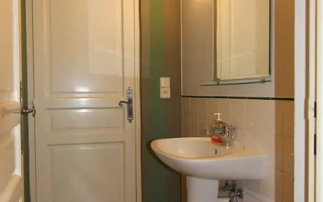 Rustic Ground Floor Apartment in Mala Strana