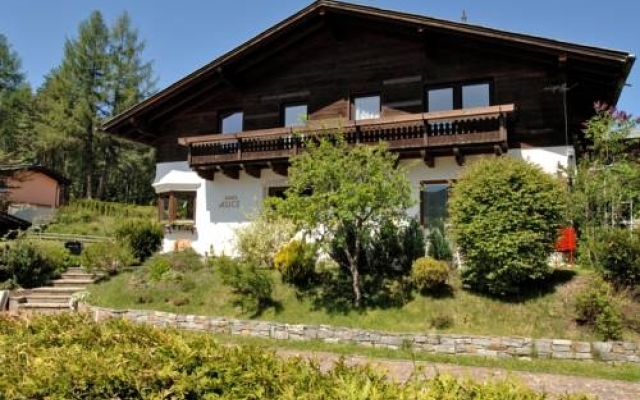 Haus Alice