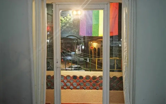 Vela Lounge & Hostel PV