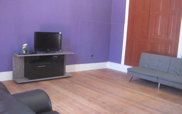 Mango Hostel Bed & Breakfast