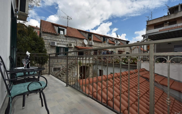 Apartments and rooms with WiFi Split - 18909