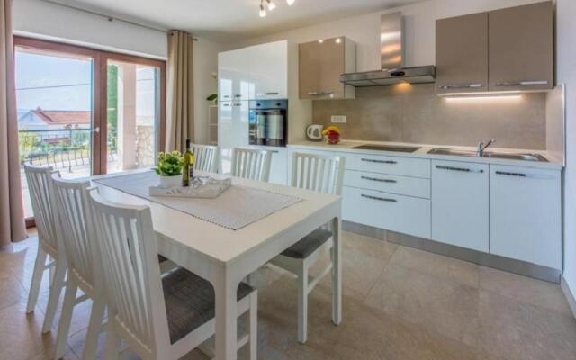 Apartment Anton 61 pax