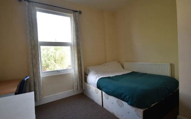 Appealing Holiday Home in Coventry near Belgrade Theatre
