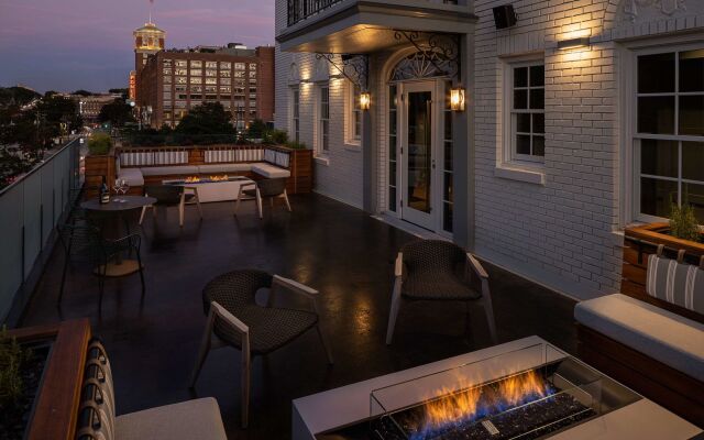 Wylie Hotel Atlanta, Tapestry Collection by Hilton