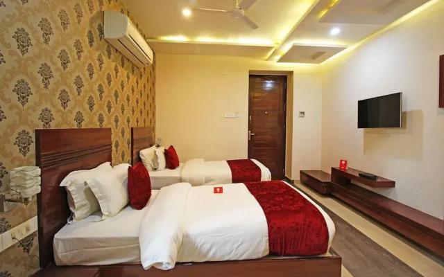 Capital O 4535 Hotel Uma Palace