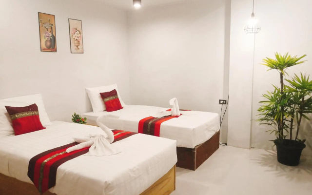 Little Lanna Cafe and Premier Guesthouse