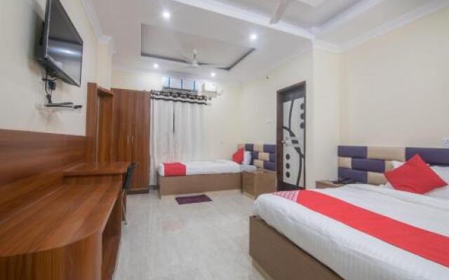 OYO 14174 Good Luck Residency Hotel