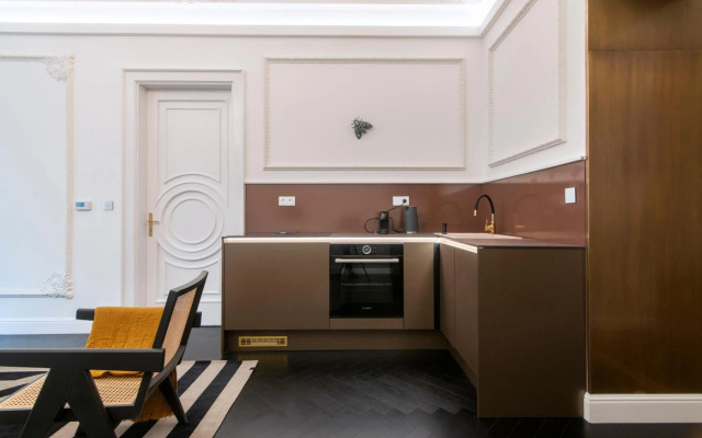 Antique Glam Apartment in Old Town Prague