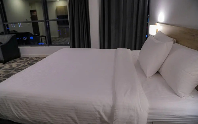 Laten Suites Al Salim Plaza