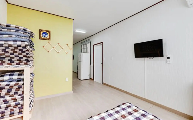 Baenaegol Paraeso Redroof Pension