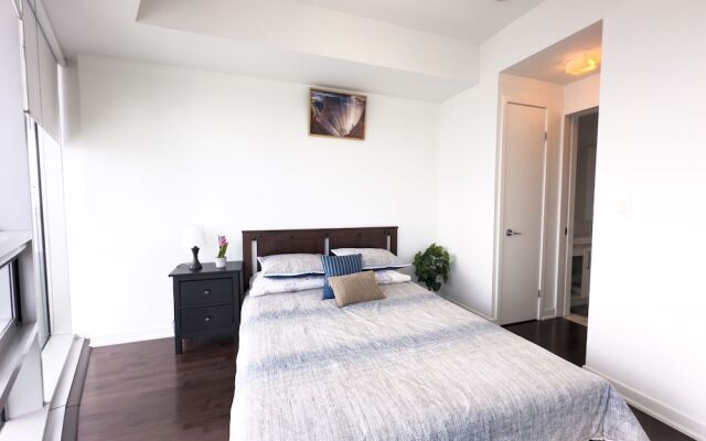 Luxury 2 Bedroom Lakeview