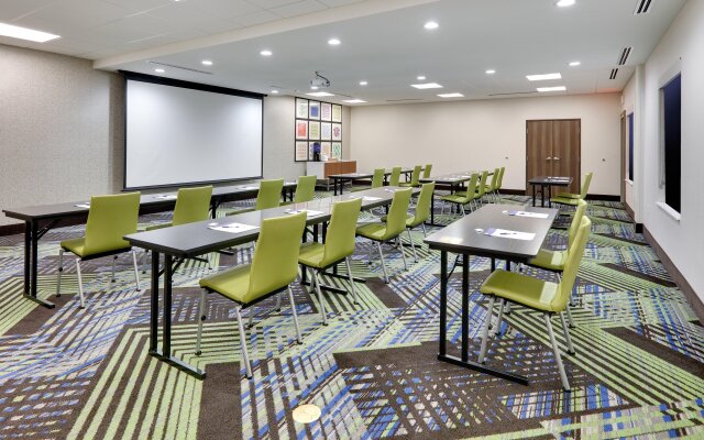 Holiday Inn Express & Suites Plano - The Colony, an IHG Hotel