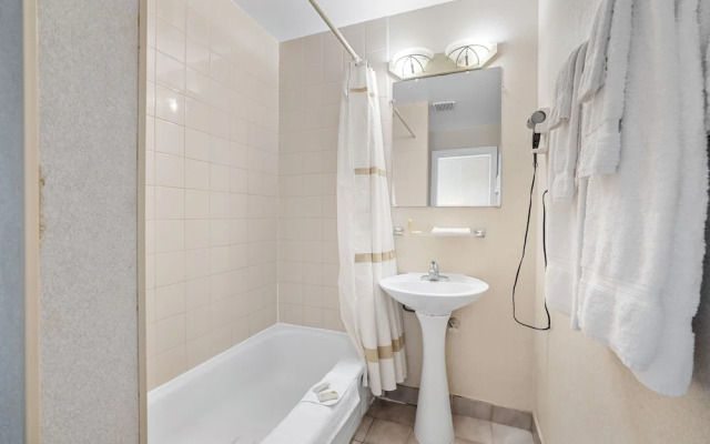 Royal Inn and Suites at Guelph