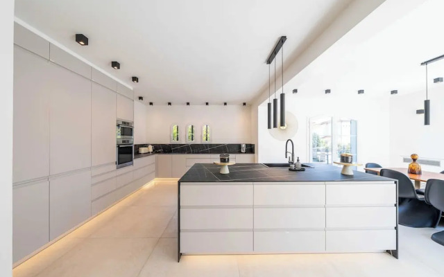 Sumptuous Villa - AC- 6br- 12p- Cannes