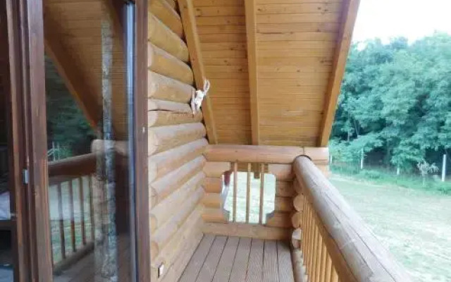 Holden Log House Gyarmat