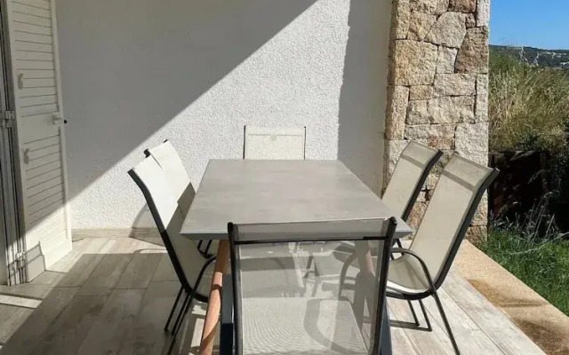 R House II