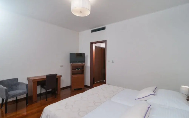 Luxury Rooms near Beach 2