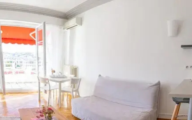 Beautiful Apartment near the sea