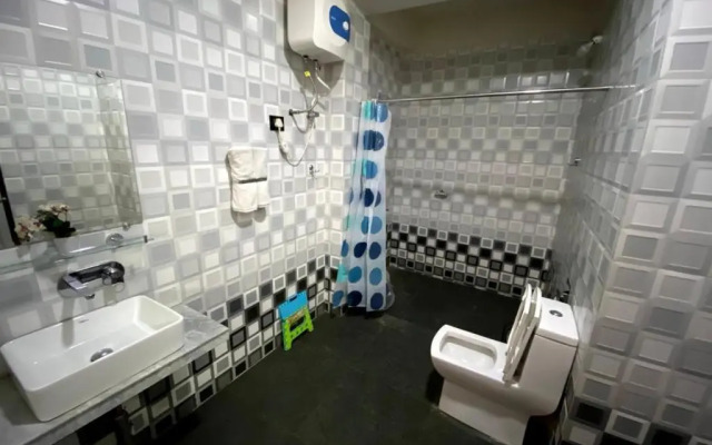 SPOT ON 90994 New Hidden Gem Residency